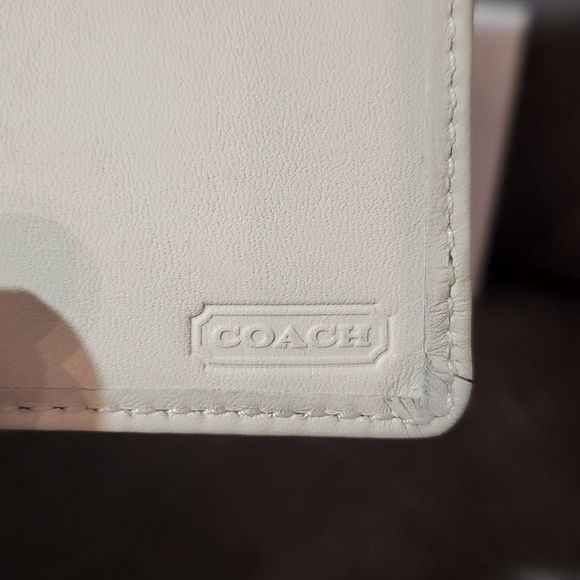 Authentic Coach Passport Holder - Picture 6 of 6